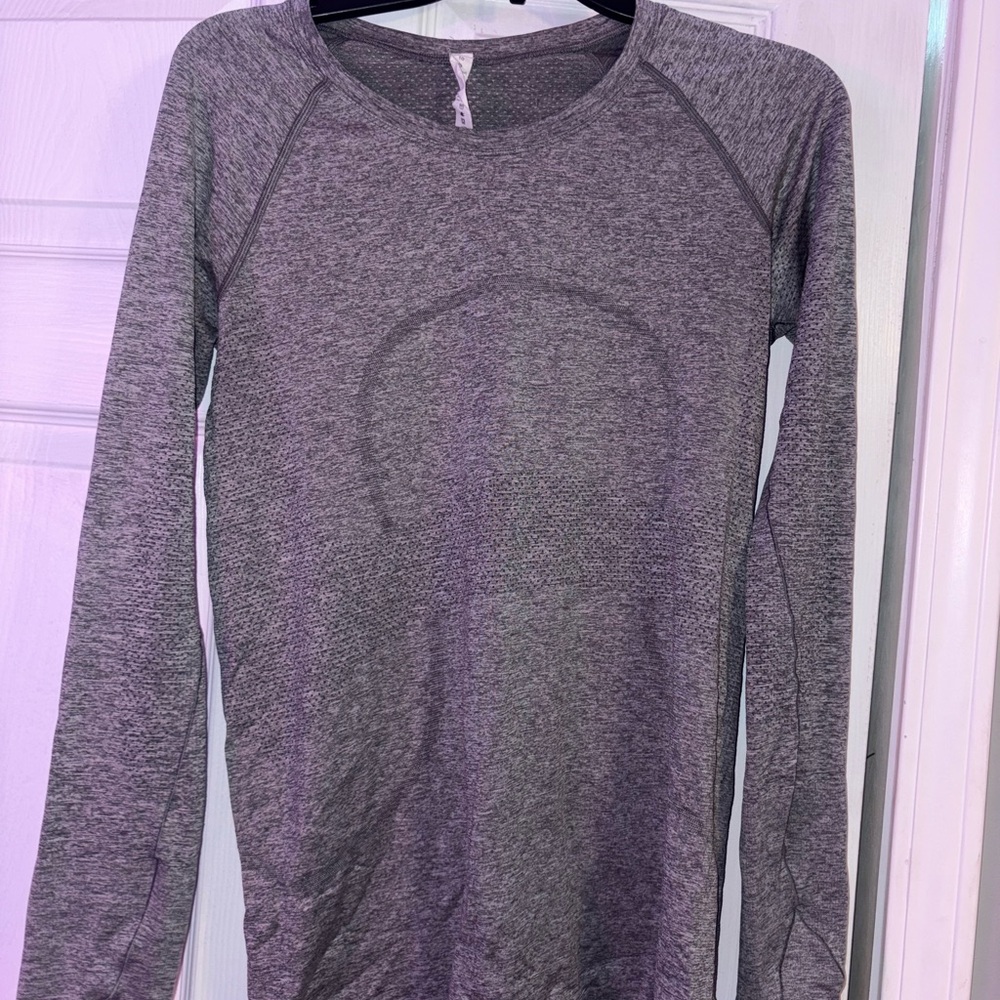Lululemon long sleeve swiftly tech